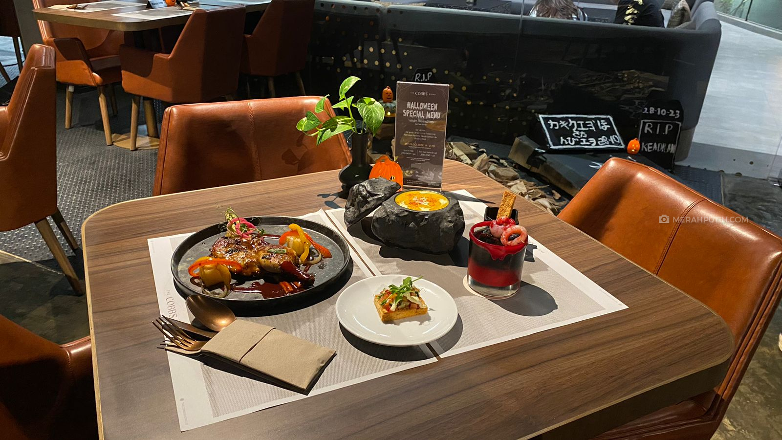 Seramnya Makan Malam Halloween di The Cobbs Bistro