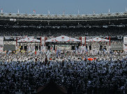 Puluhan Ribu Simpatisan Prabowo-Sandi Padati Stadion Utama GBK