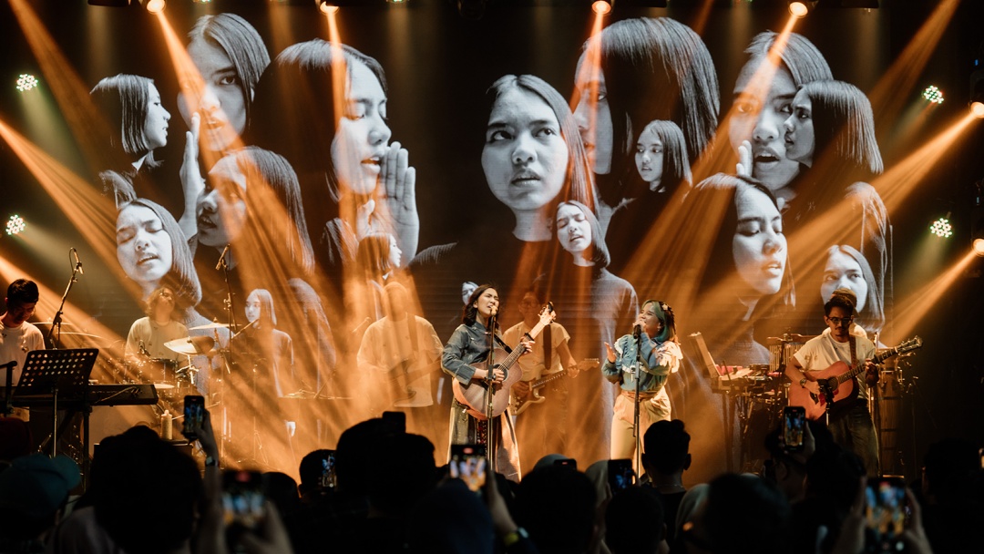 Dere Sukses Suguhkan Kejutan dan Kehangatan di Perayaan Empat Tahun Bermusik 'Pentas Rubik'