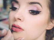 Cantik Maksimal dengan 'Make Up Look' Ala 9 Negara Ini