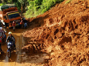 Longsor Susulan, Polisi Larang Mobil Melintas di Puncak Pass Resort