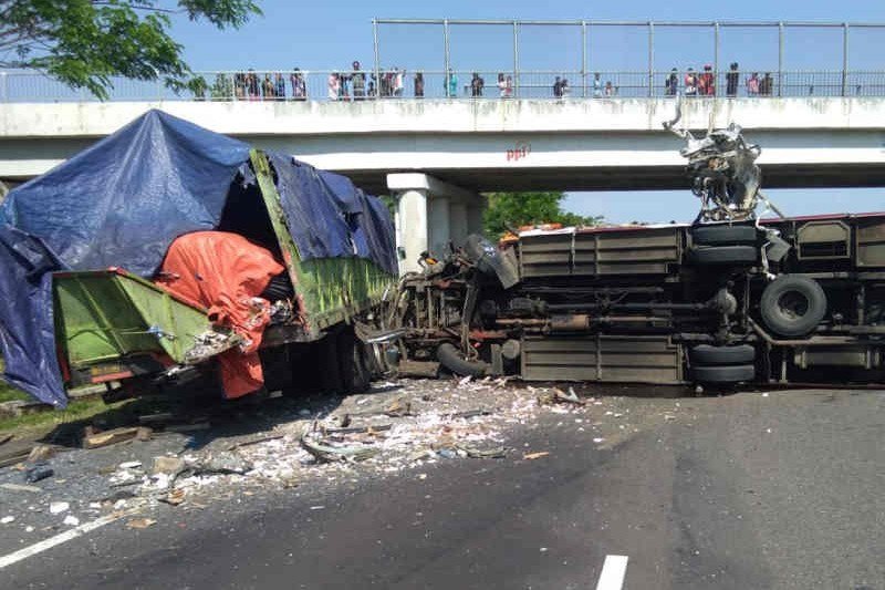 Identitas 10 Korban Meninggal Dunia Kecelakaan Maut di Tol Cipali