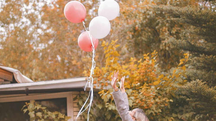 Alternatif Tradisi Melepas Balon yang Ramah Lingkungan