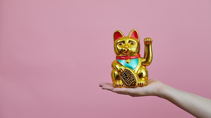 Mengapa Patung Kucing Dianggap Membawa Keberuntungan Buat Toko