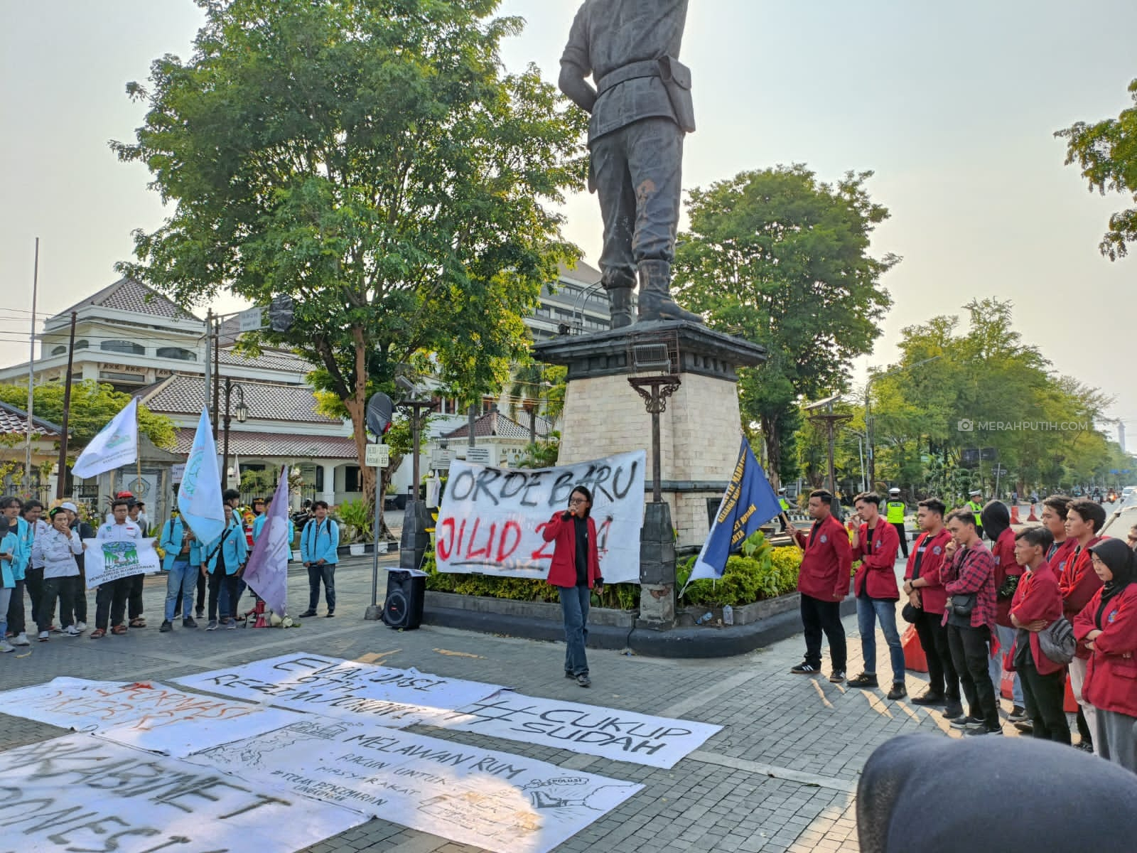 Mahasiswa Solo Demo 9 Tahun Jokowi: Soroti Dinasti Politik