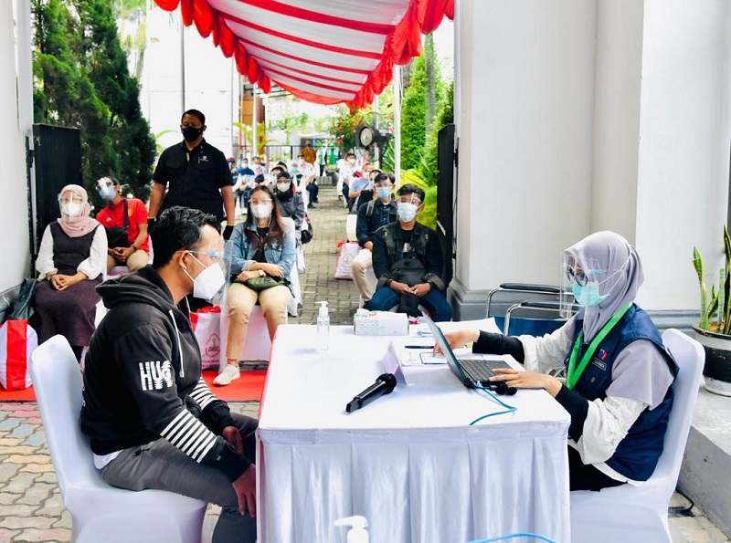 Vaksinasi. (Foto: Sekretariat Presiden)