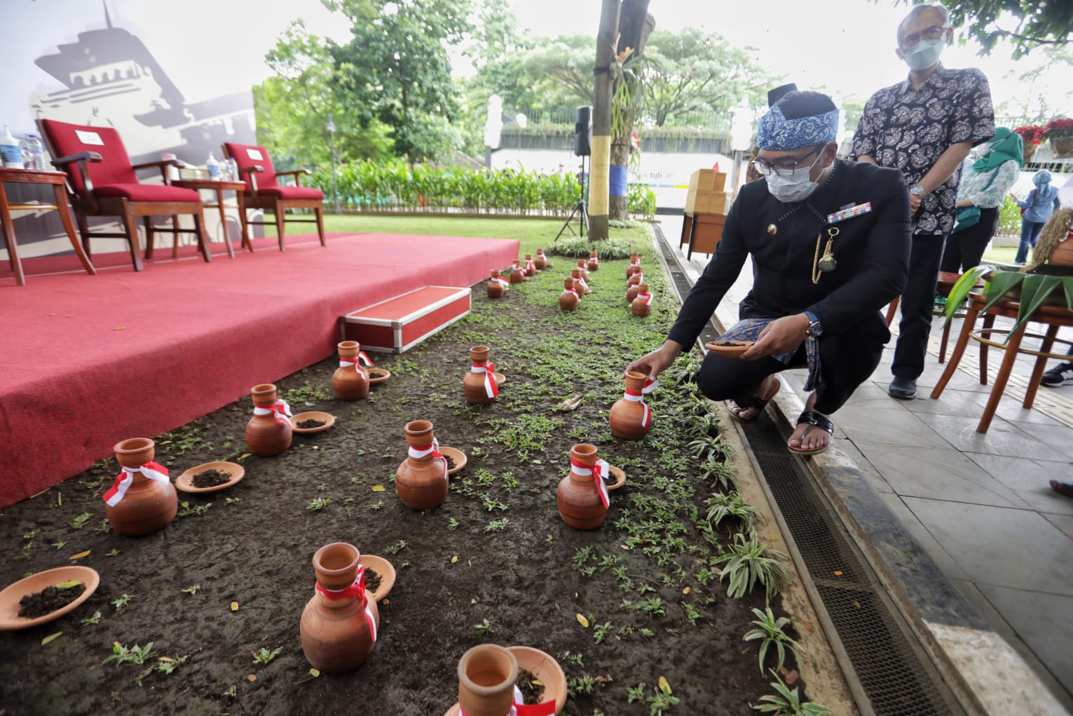 Air dan tanah dari Jawa Barat buat IKN. (Foto: Humas Pemprov Jabar)