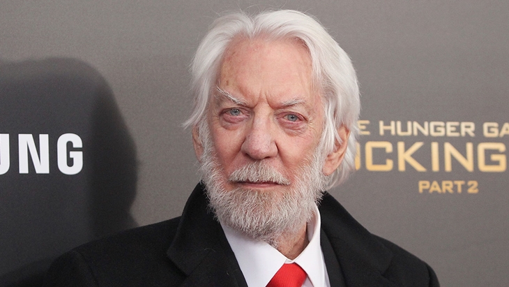 Donald Sutherland Terima Penghargaan Kehormatan Oscar