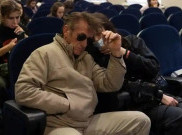 Sean Penn Curhat Selama di Ukraina dan Melintasi Perbatasan Polandia
