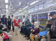 Warga Padati KRL Menuju Pesta Rakyat di Monas, Tarif Dipatok Rp 80