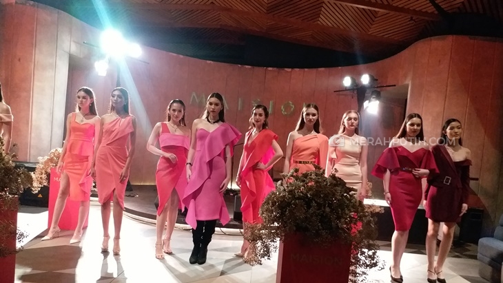 Aktualisasi Perempuan lewat Outfit 