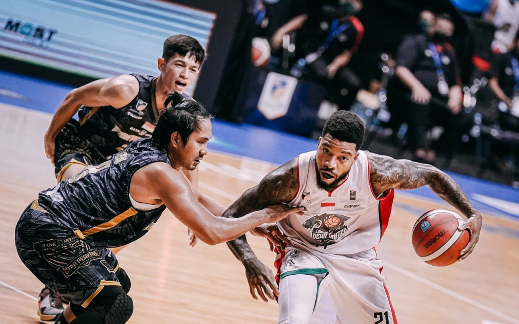 Louvre Dewa United Catatkan Sejarah Lolos ke Semifinal IBL