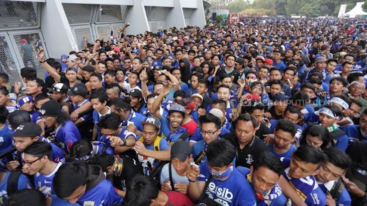 Kemenpora Berencana Akan Damaikan Antarsuporter Sepak Bola Nasional