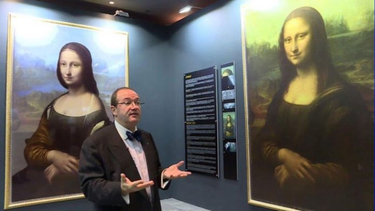 Sebelah kiri merupakan rekonstruksi digital dari gambaran lukisan Mona Lisa versi Cotte. (Foto BBC)