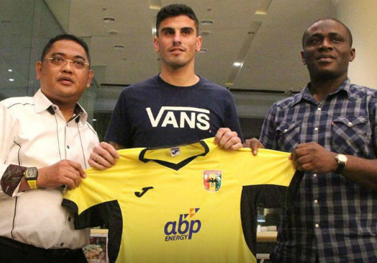 Video Penyerang Anyar Mitra Kukar Saat Bobol Gawang Barcelona