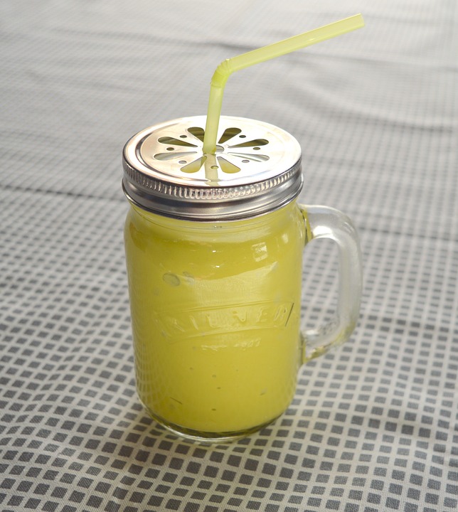 Ingin Kulit Kamu Terlihat Lebih Putih Berkilau? Coba Rutin Minum 7 Jus Buah Ini