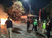 Massa di Makassar Rusak Kantor DPRD, Tidak Ada Aparat Membubarkan