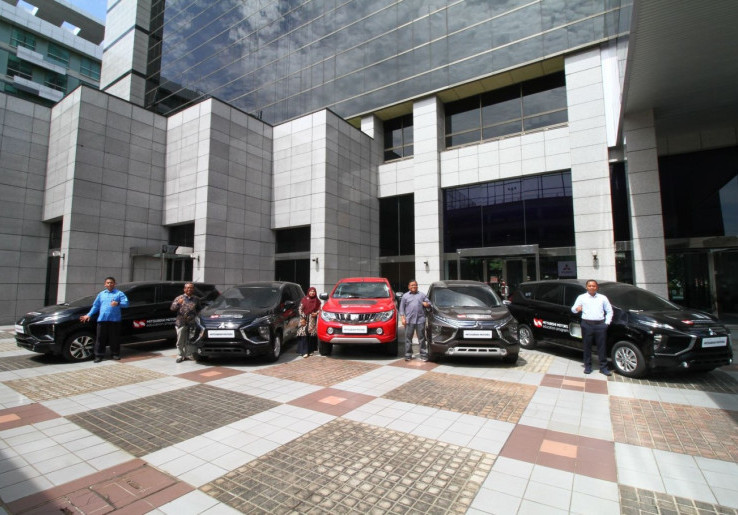 PT MMKSI Donasikan Mitsubishi Xpander dan Triton ke Lima SMK