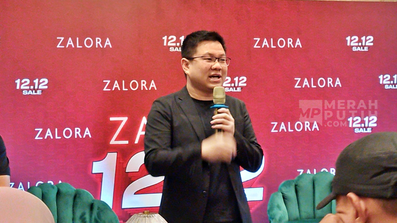 Marketplace Fashion Spill Tren Warna Sepatu Olahraga untuk Tahun 2025