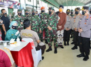 Hadapi Mudik dan Idul Fitri, TNI-Polri Percepat Vaksinasi