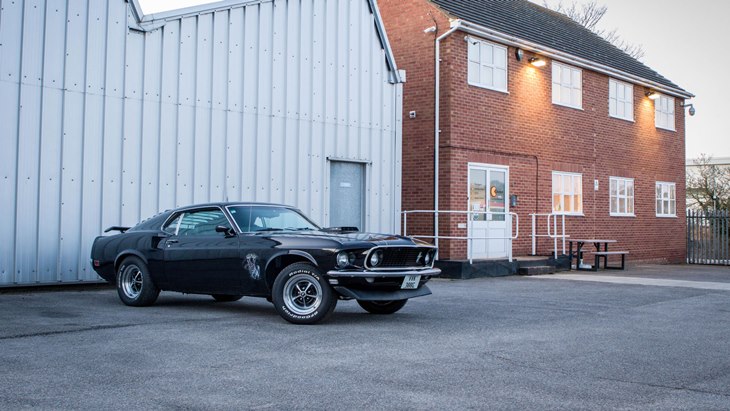 500 Film Dilakoni Ford Mustangs