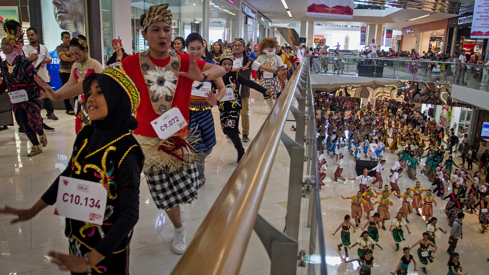 Kemeriahan Indonesia Menari 2017