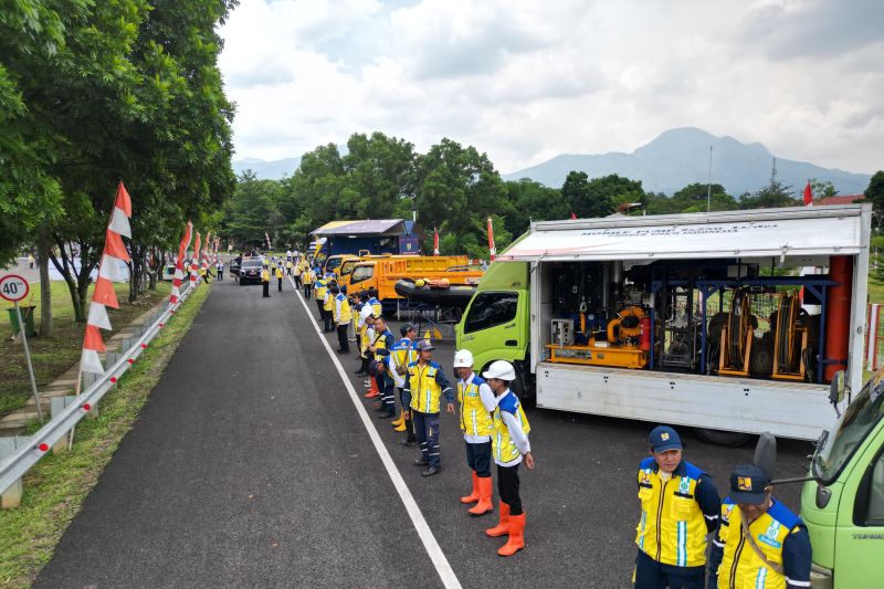 Hujan Ekstrem Bakal Landa Jawa Barat Hinggi Januari, BBWS Citarum Siagakan 50 Alat Berat