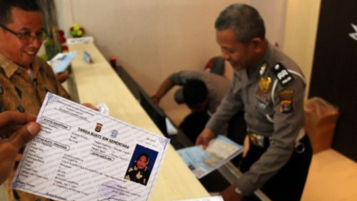 Nyamar Jadi Konsumen, Polisi Berhasil Ringkus Calo SIM Kolektif
