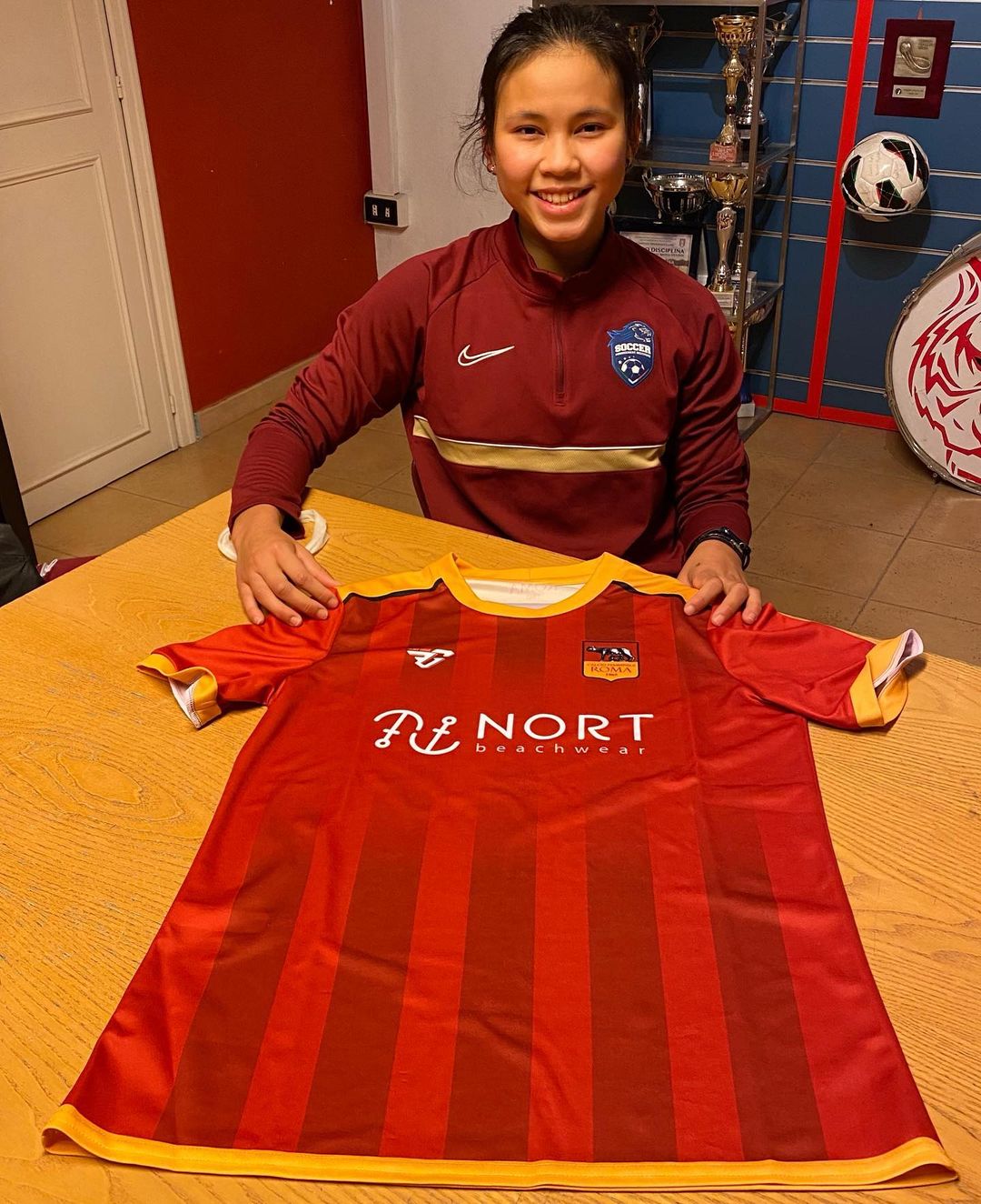 Shalika Aurelia direkrut Roma CF. (Instagram)