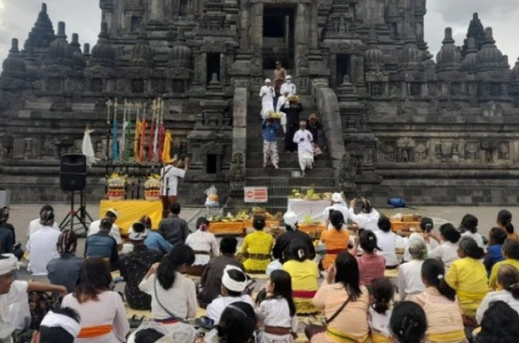 Umat Hindu Indonesia dan Dunia Dapat Beribadah Rutin di Candi Prambanan