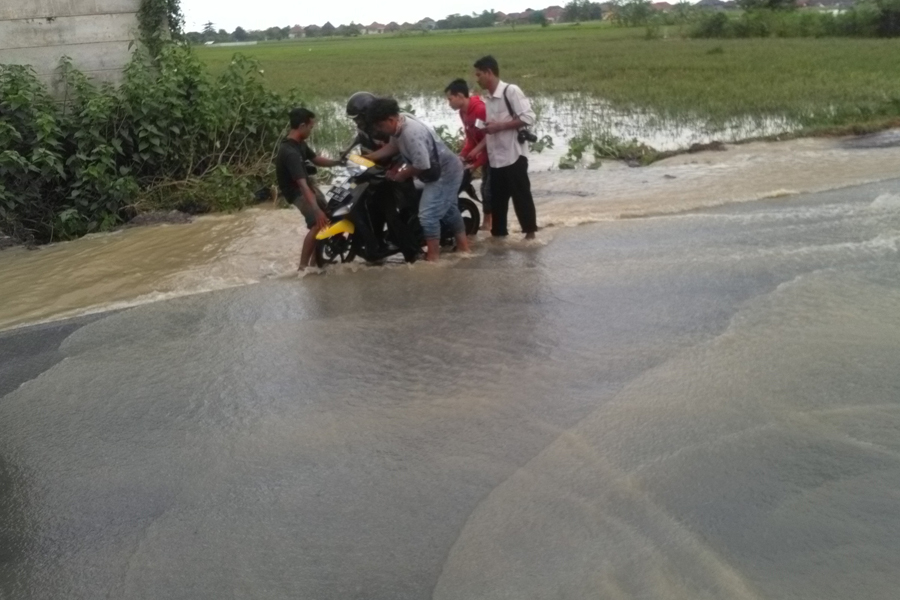 Banjir Jalur Pantura, Cirebon. (MP/Mauritz)