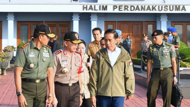 Presiden Saksikan Latihan Perang TNI
