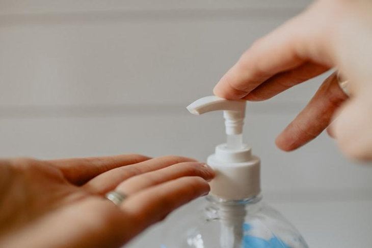 Hand Sanitizer Bekal Lawan Virus di Fase New Normal
