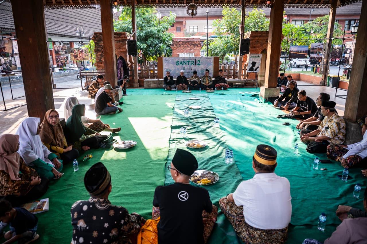 Pameran Foto Jurnalistik ‘SANTRI V.2’ Hadirkan Imaji Kehidupan Pondok Pesantren