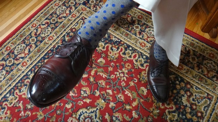 Beda Sepatu, Beda Gaya, Beda Waktu
