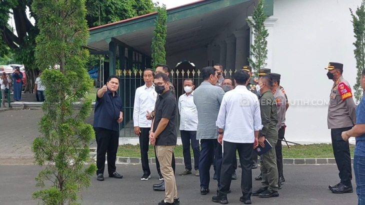 Pulang Kampung, Jokowi Kunjungi Pura Mangkunegaran Bersama 5 Menteri