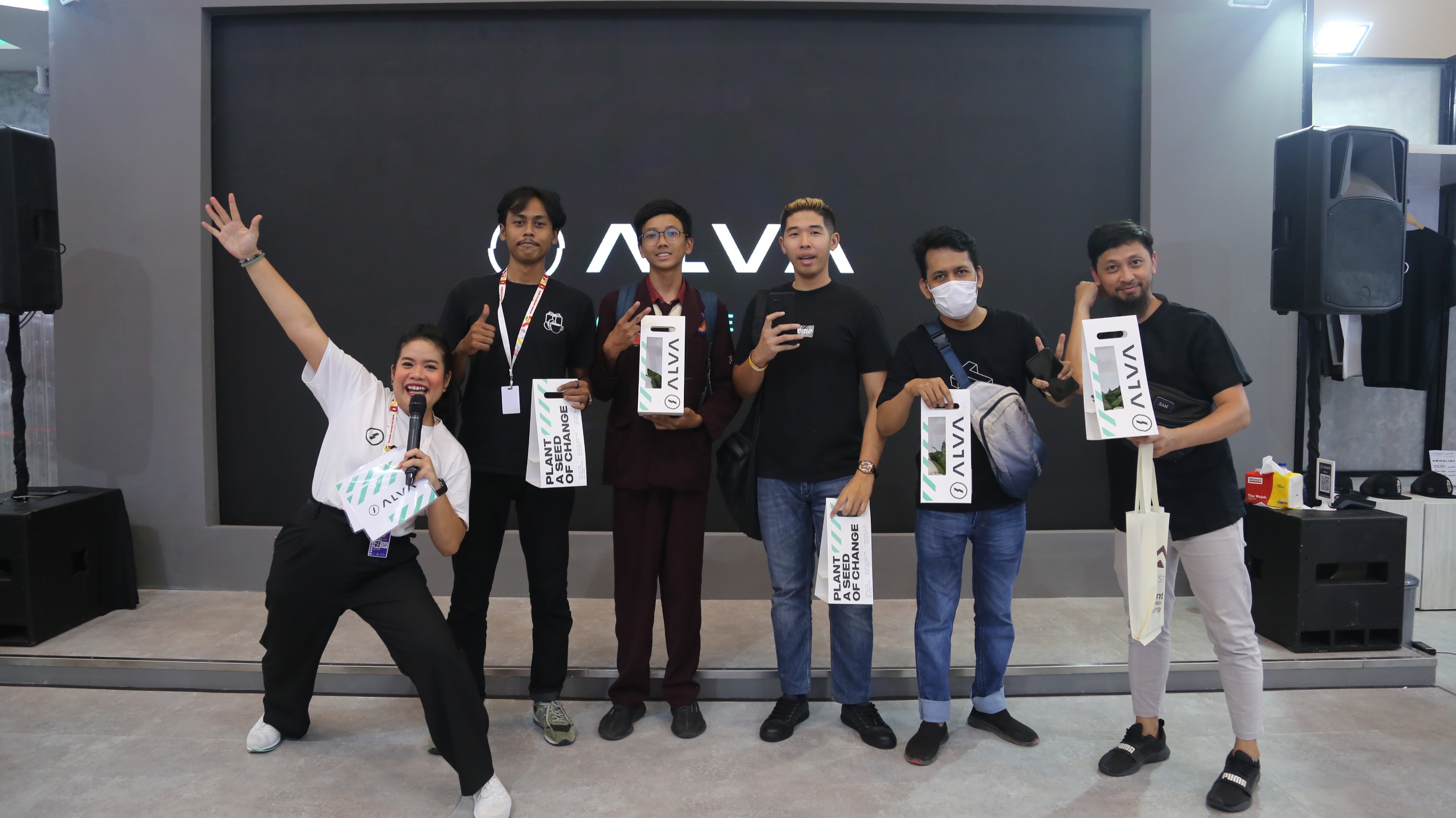 Serunya Bagi-bagi 500 Tanaman di Booth Alva IMOS+ 2023