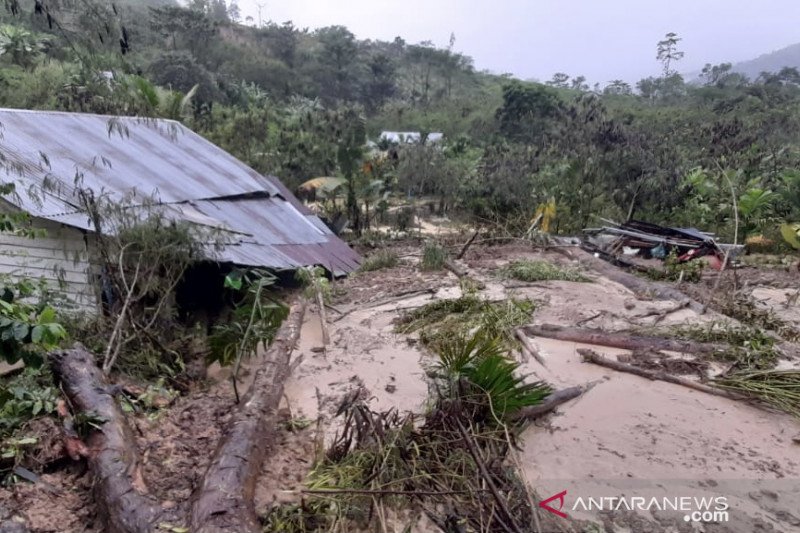 BMKG: Jawa Barat dan Jawa Tengah Berpotensi Banjir Bandang