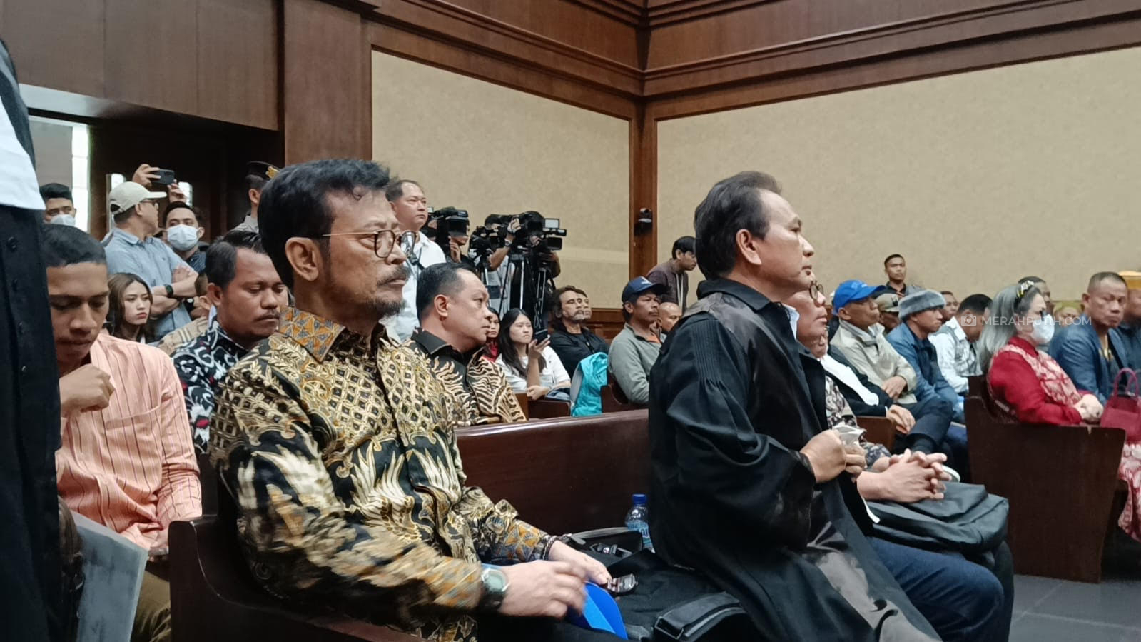 SYL WhatsApp Firli Bahuri Saat Rumah Dinasnya Digeledah KPK