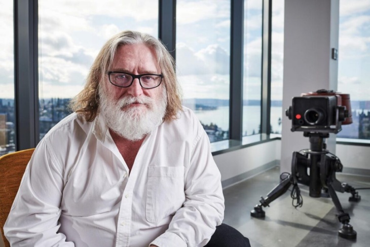 Gabe Newell Tangguhkan Seluruh Game NFT di Steam