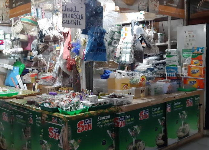 Warga Tangerang Selatan Keluhkan Kebijakan Beli Minyak Goreng Pakai PeduliLindungi