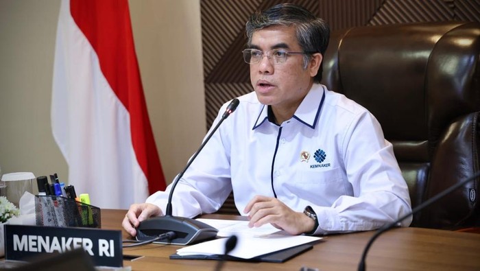 Ini Yang Sering Ditanyakan Pekerja ke Posko Layanan Adian THR dan BHR