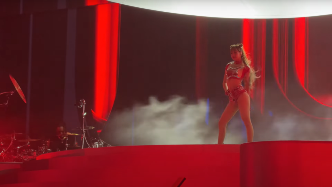 Lisa dan Jennie BLACKPINK Tampil Enerjik di Coachella 2025 Pekan Pertama, Bikin Aksi Twerking yang Heboh