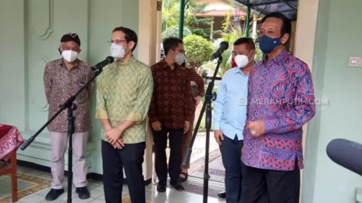 Mendikbudristek Nadiem Makarim saat kunjungan kerja di Yogyakarta, Selasa (14/09). (Foto: MP/Teresa Ika)
