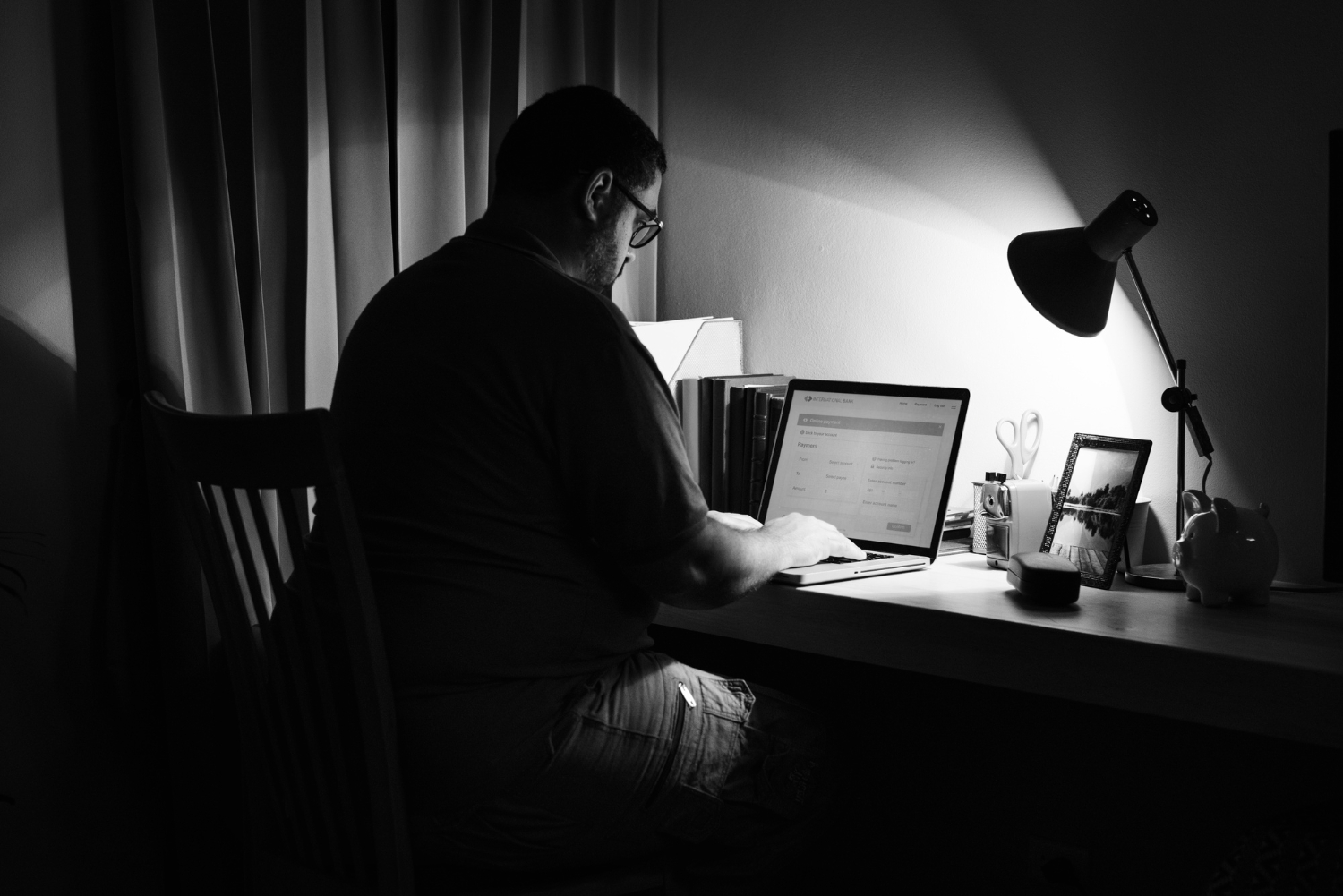 Mengenal Dark Web: Apa Itu, Bahaya, dan Cara Mengaksesnya dengan Aman