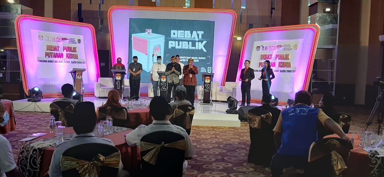 Ketiga Paslon Pilkada Klaten, Jawa Tengah tampil dalam acara debat, Selasa (2/12). (MP/Ismail)
