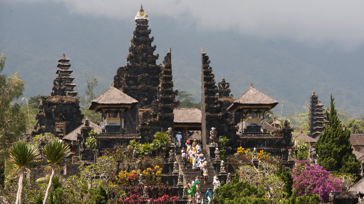 Tanggal 5 Oktober, Gubernur Bali Berdoa di Pura Besakih