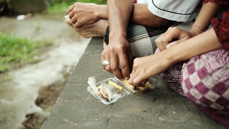 Merdesa Nikmatnya Makan tanpa Sendok Garpu