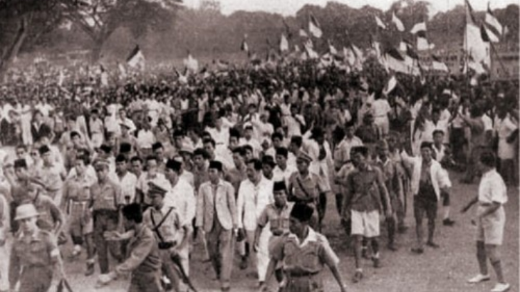 Dari Pelosok Desa Menjejali Rapat Ikada