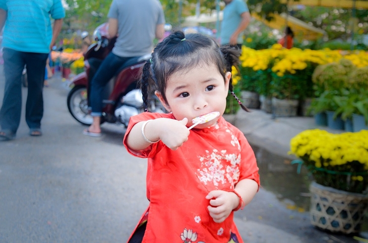Liburan dapat membantu anak untuk mencoba masakan berbeda. (Foto: Pixabay/loilamtan)